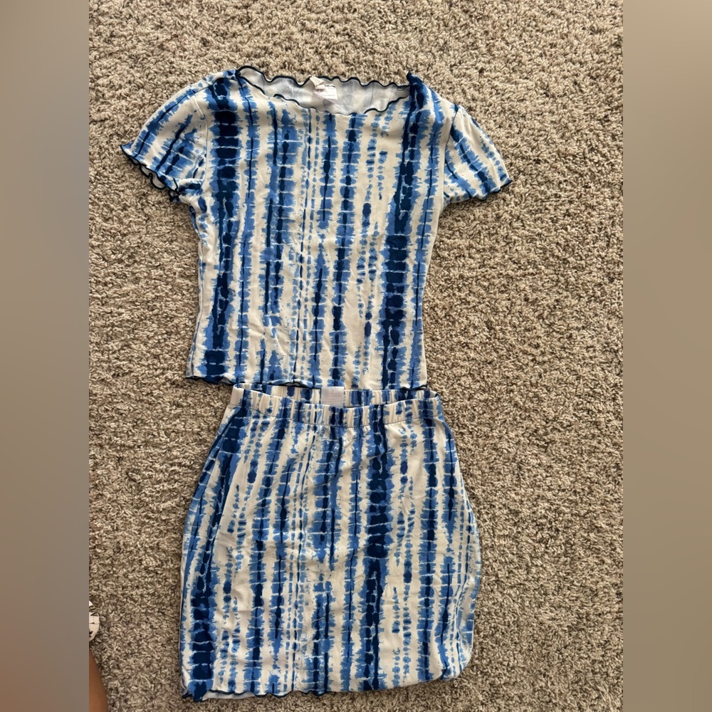 No Boundaries Blue and Cream Tie-Dye Set